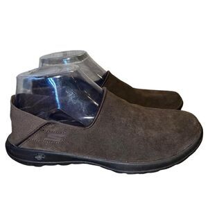 Women’s Skechers Brown Slip-On Shoes Size 6.5